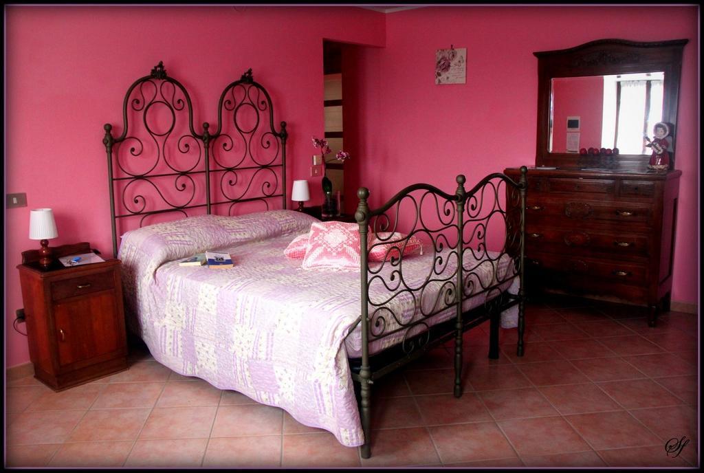 Bed&Breakfast Val d'Oche Castel Boglione Chambre photo